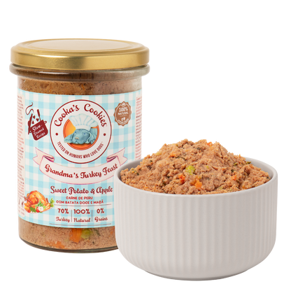 Refeição cozinhada de peru e legumes para cães